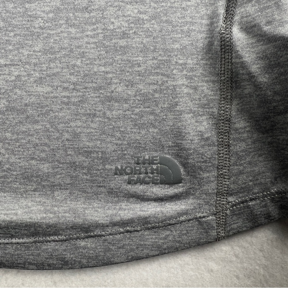 The North Face Women's Lightweight Activewear‎ Outdoor Shirt Gray Medium - Picture 6 of 7